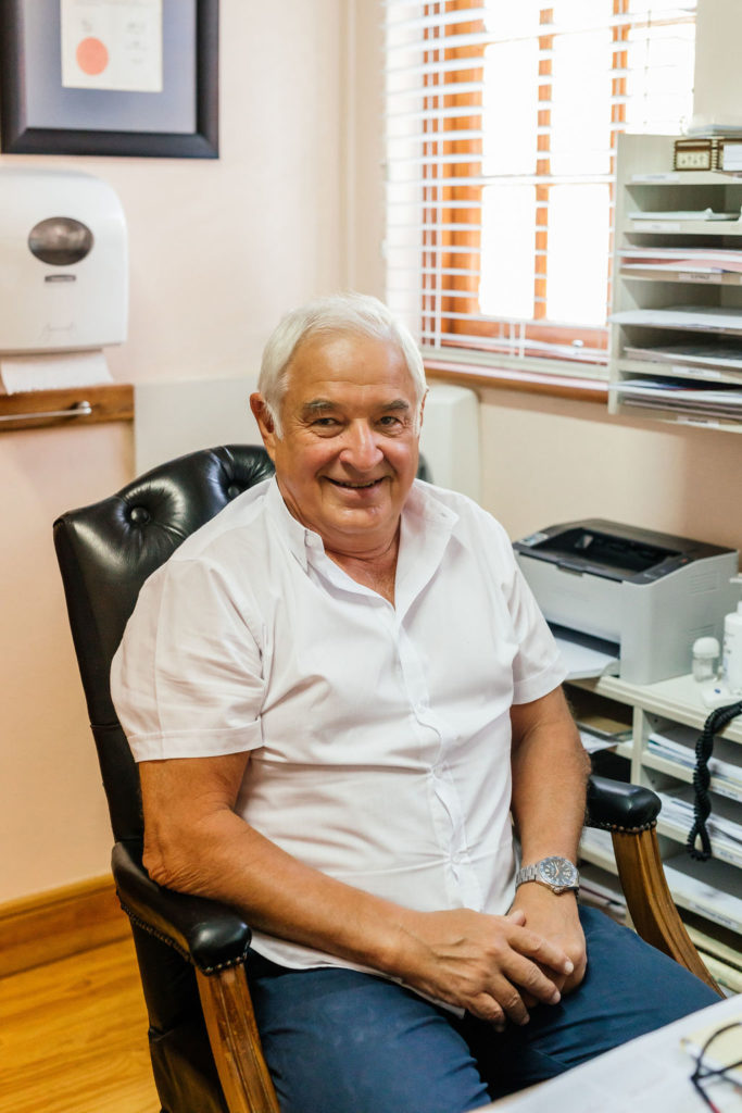 Dr Gideon Le Roux